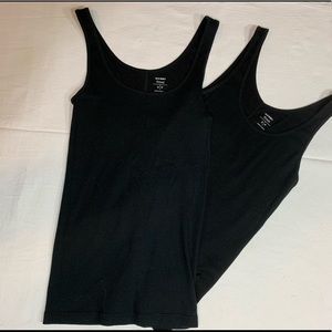 Set of 2 tank tops